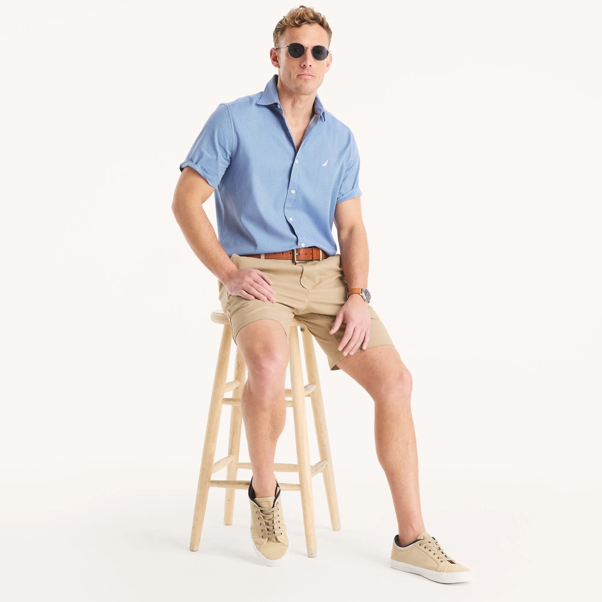Nautica Mens Classic Fit Wrinkle-Resistant Dobby Short-Sleeve Shirt