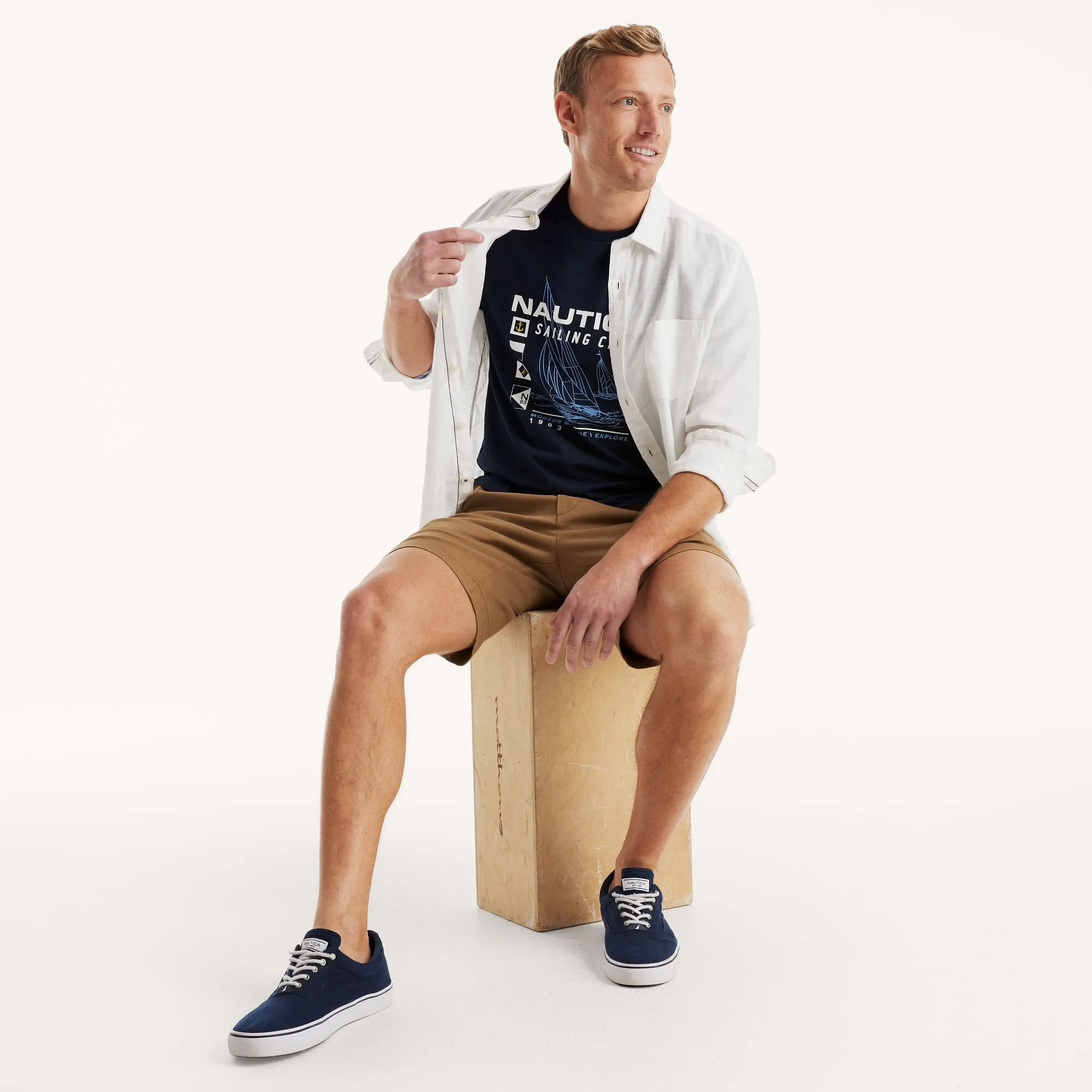 Nautica Mens Sustainably Crafted Nautica Sailing Club Graphic T-Shirt